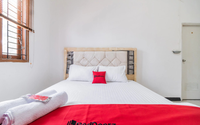 RedDoorz near Terminal Bubulak Bogor