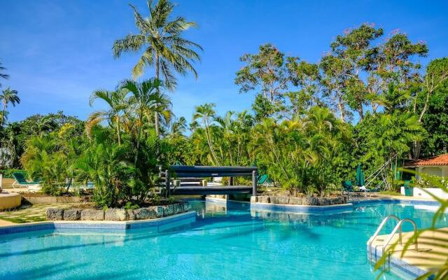 Condos on Glitter Bay Estate by Blue Sky Luxury