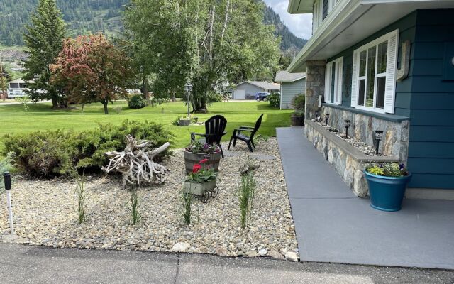 Sunny Shuswap B&B