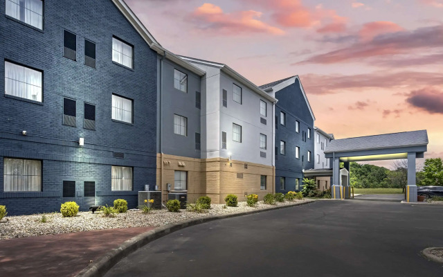 Country Inn & Suites by Radisson, Pickerington, OH