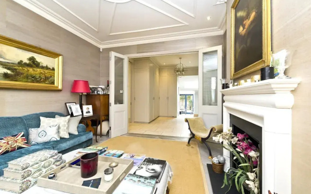 Cosy 4-bed Family Home Shepherd s Bush