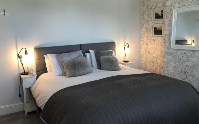 The Glastonbury Townhouse