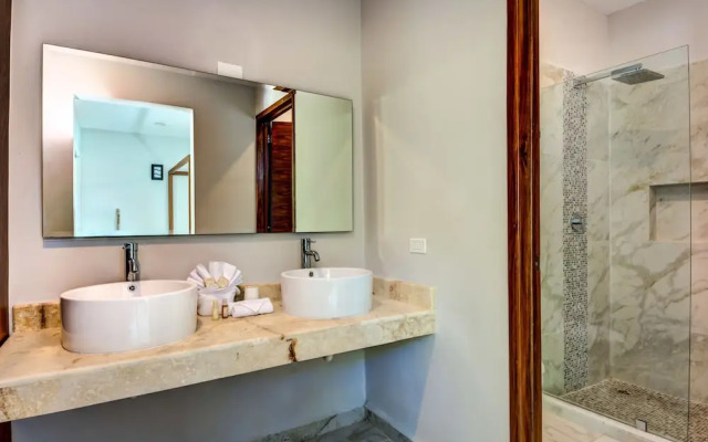 Casa Sieva 4 BDRM luxury villa sleeps 8