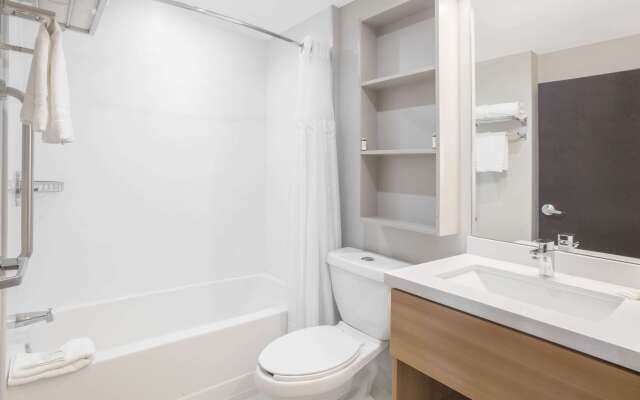 Microtel Inn & Suites by Wyndham Cuauhtemoc Campos Menonitas