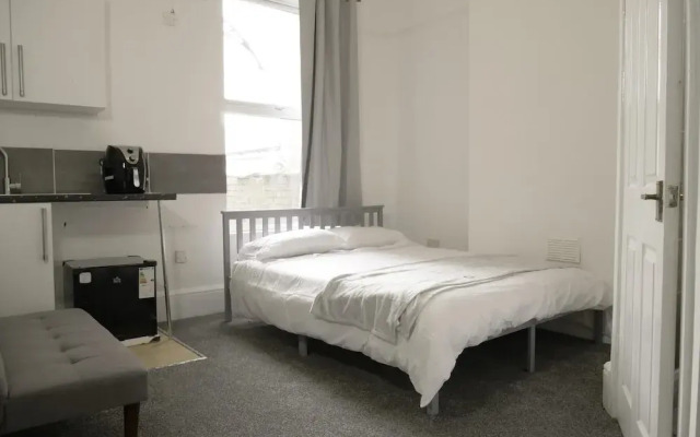 Cosy & Modern 1 Bed Studio