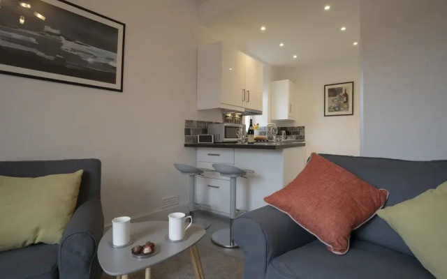 Top of the Bank Apartment