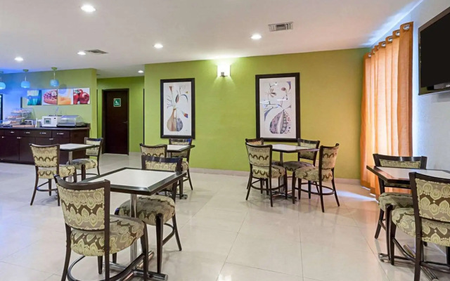 Quality Suites Sulphur