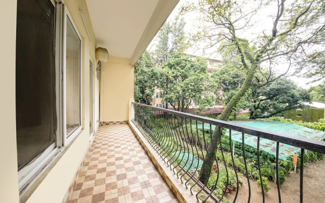 Fabhotel Crestwood Inn