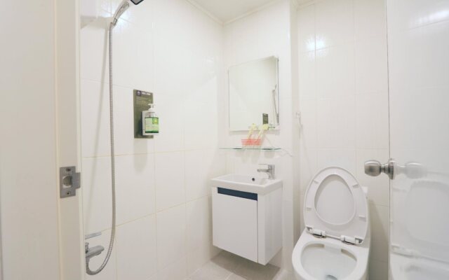 Fengjia Base14 Hostel