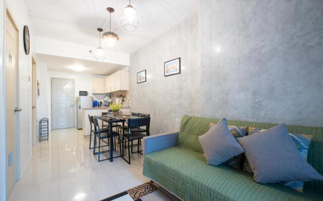 EDSA QC SM North 2BR Vacation Condo | Balikbayan