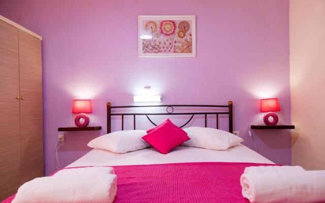 Tasoula Studios & Apartments