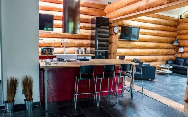 Spacious Holiday Home With Internet