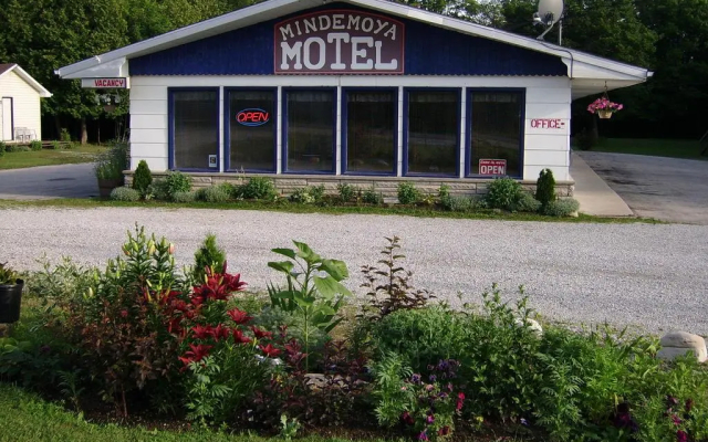 Mindemoya Motel
