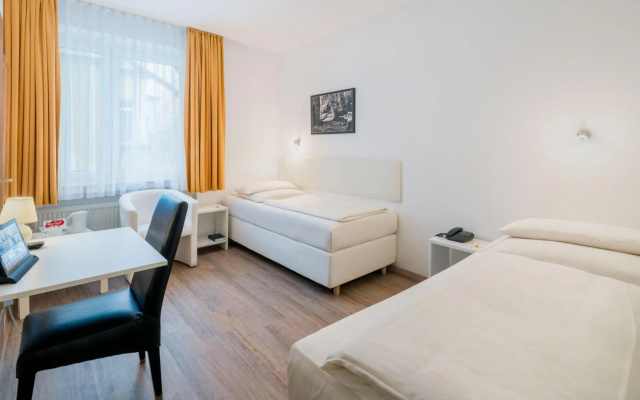 Stadt-gut-Hotel Rheinischer Hof