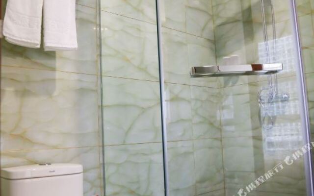 Luyuanchun Boutique Hotel (Jiaozuo University of Technology Shuangyong Theme Park)