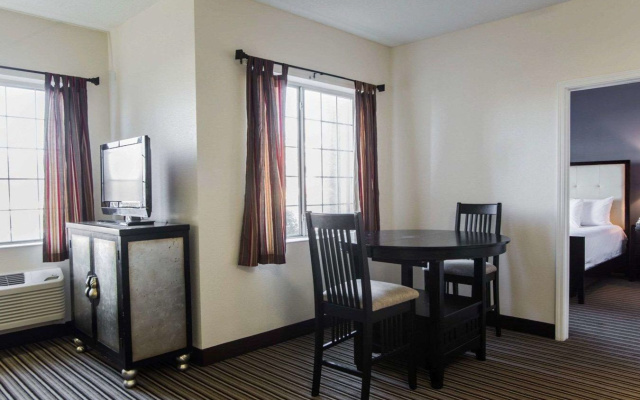 Candlewood Suites Charlotte - Arrowood by IHG