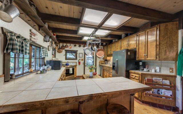 The Davies Family Inn