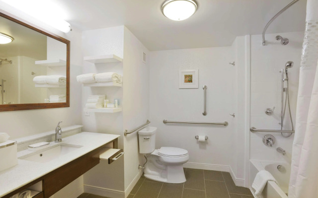 Hampton Inn & Suites Cincinnati / Kenwood