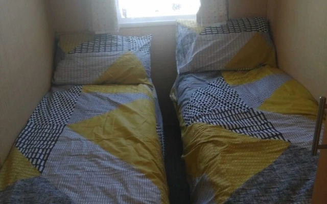 Adorable 2 Bedroom Caravan in Clacton-on-sea