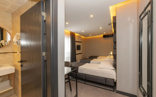 White Palace Hotel