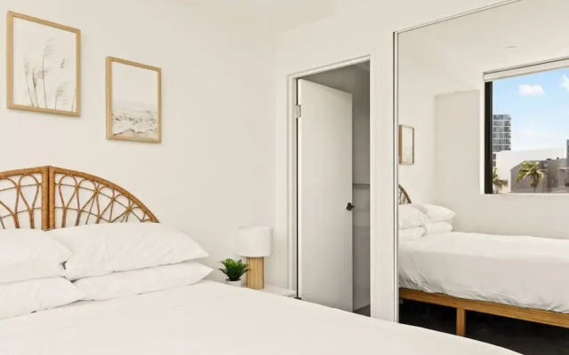 Coastal 2-bed Apartment Near Beach