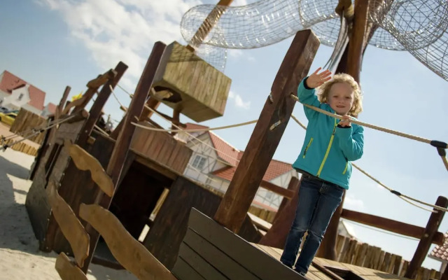 Spacious, detached and child-friendly villa, beach at 400 m.