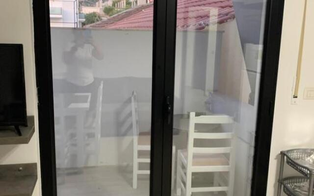 Leko’s apt 106