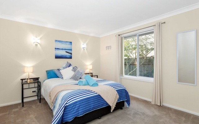 Nelson Street Pine Cottage 5A – Guest Rooms – Nelson Bay