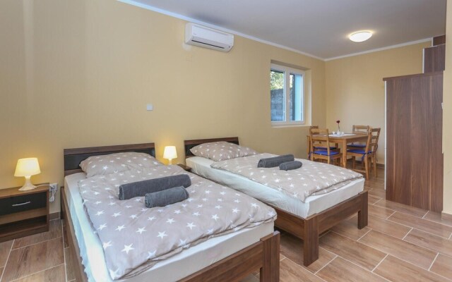 Stunning Apartment in Kastel Stari With Wifi