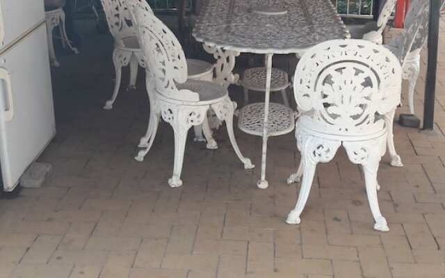 Diphororo Guest House