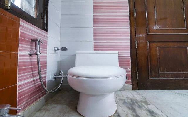Dev Palace by OYO Rooms