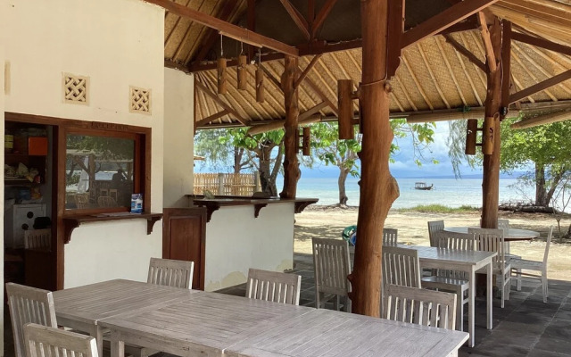 Juliantos by the sea