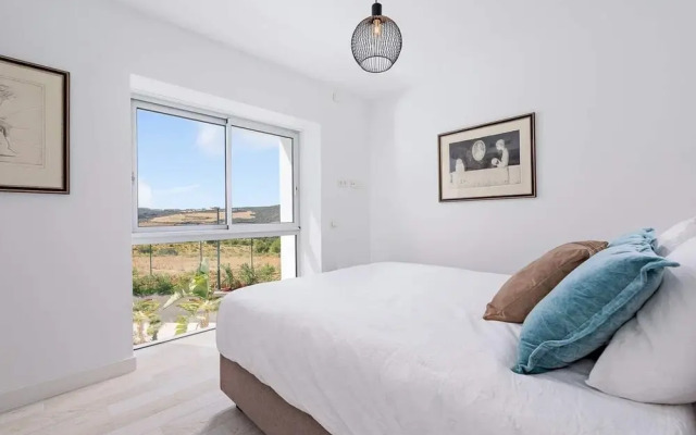 Alcazaba Lagoon, Brand New 2 bed Apartment