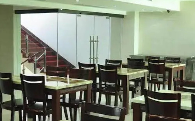 Jin Feng Business Hotel