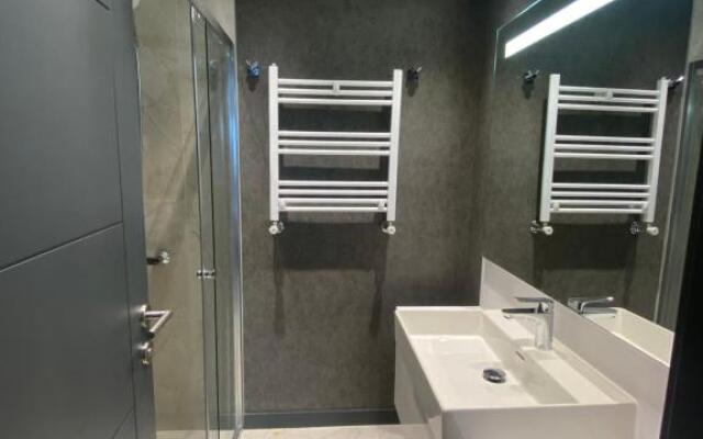 Luxury Central Fully Equipped 2BR 2BA Apartment by Siena Suites