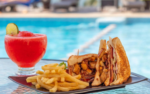 The Paramar Beachfront Boutique Hotel With Breakfast Included - Downtown Malecon
