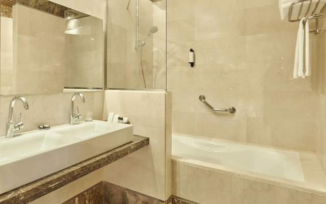 Estepona Hotel & Spa Resort