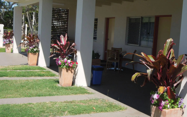 Moore Park Beach Motel