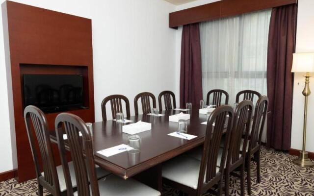 Mra Grand Hotel