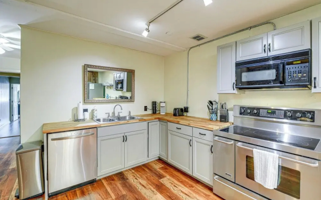 Walkable Townhome: 'M on Main' in Wytheville