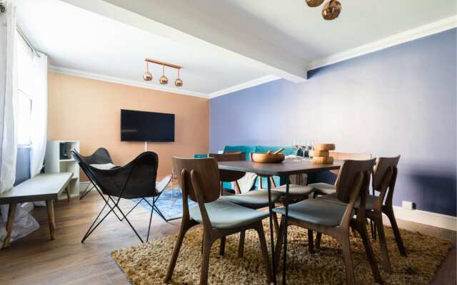 The Historic Gem - Sleek & Central 3BDR Maisonette