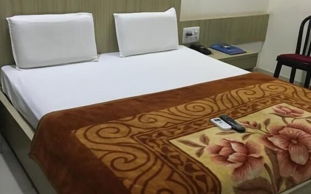 JK Rooms 101 Hotel Asian Inn
