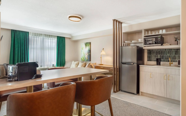 Velora Hinton, Ascend Hotel Collection