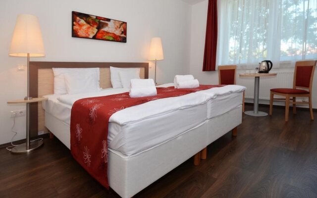 Hotel Opal