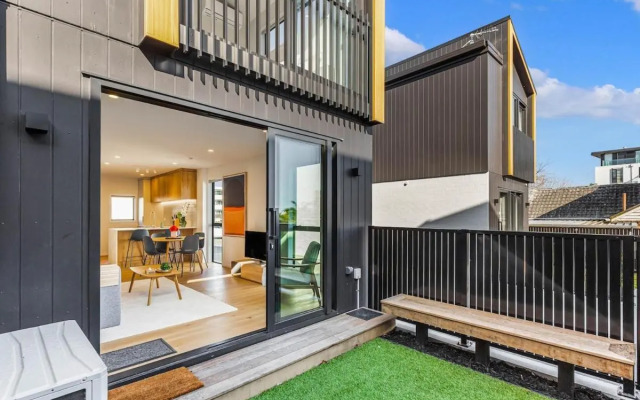 Modern 2BR Townhouse in Mission Bay