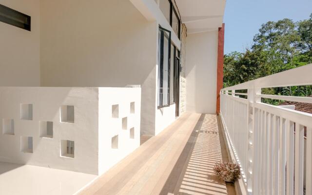 OYO 2798 Semeru Residence Syariah
