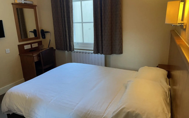 Orchard Hotel