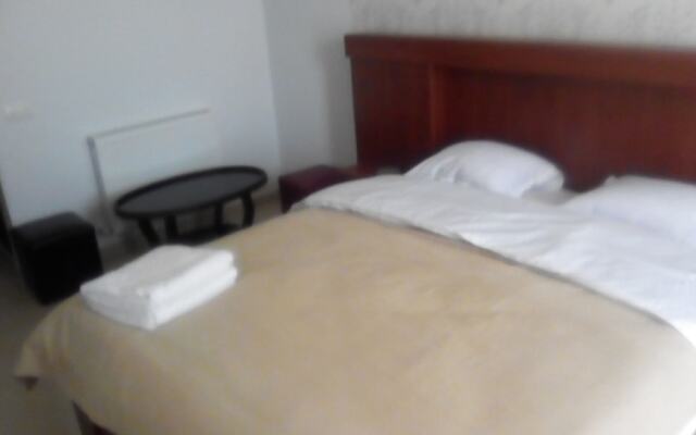 Hotel 999