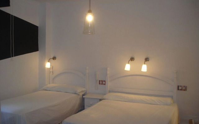 Hostal Arias