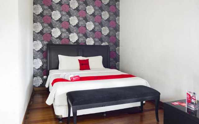 Waroeng Daoen by RedDoorz